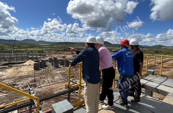 项目负责人坐镇指挥