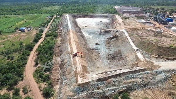 01-tailings-construction.jpg